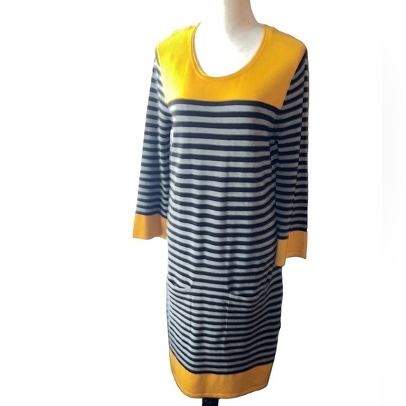 Jessica H Dresses & Skirts - Jessica H women’s black gray and gold long sleeve sweater midi dress Size M